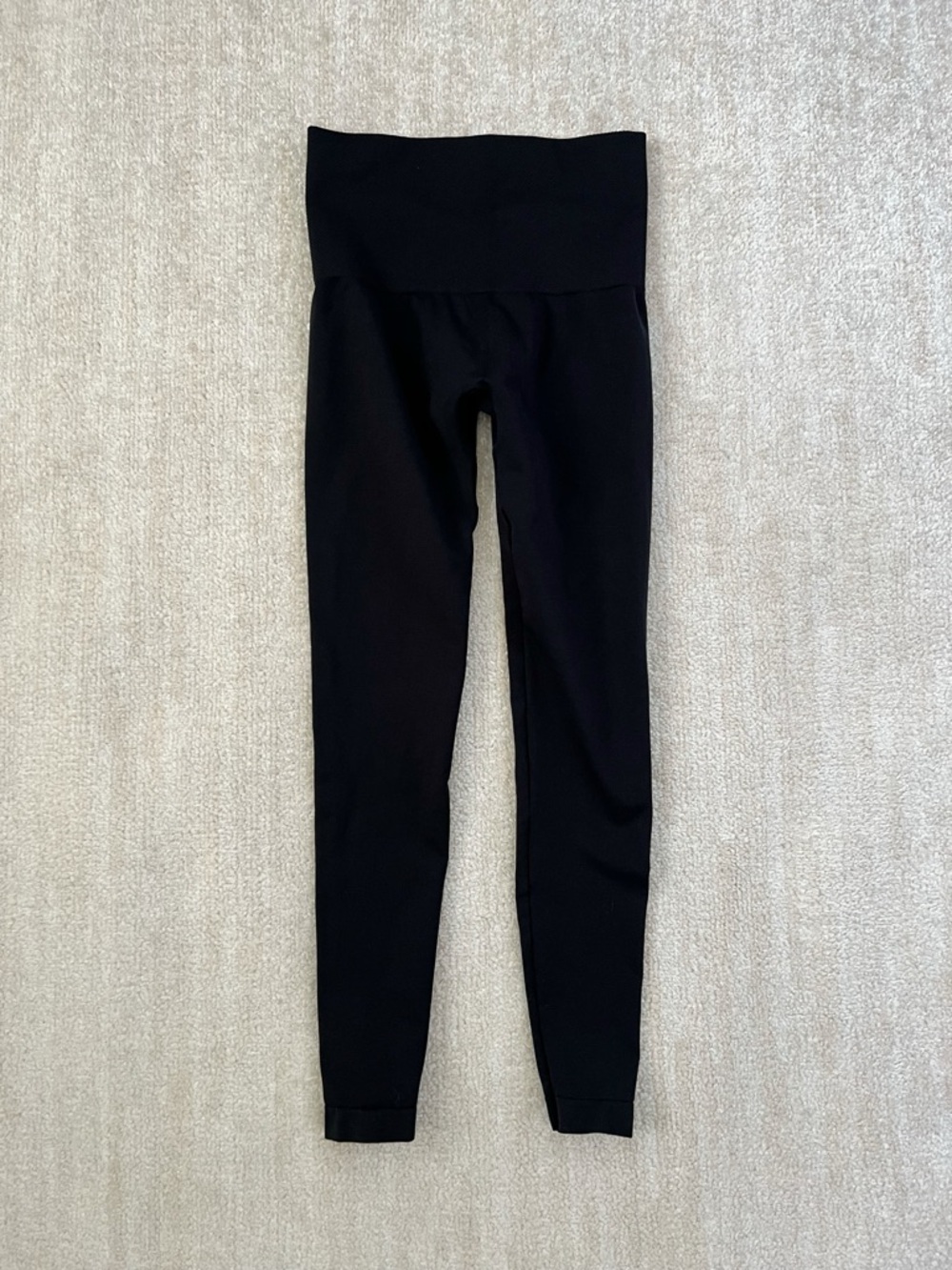 Spanx Love Your Assets Black Leggings S